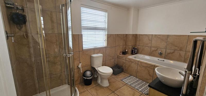3 Bedroom Property for Sale in Villa Diamante Western Cape